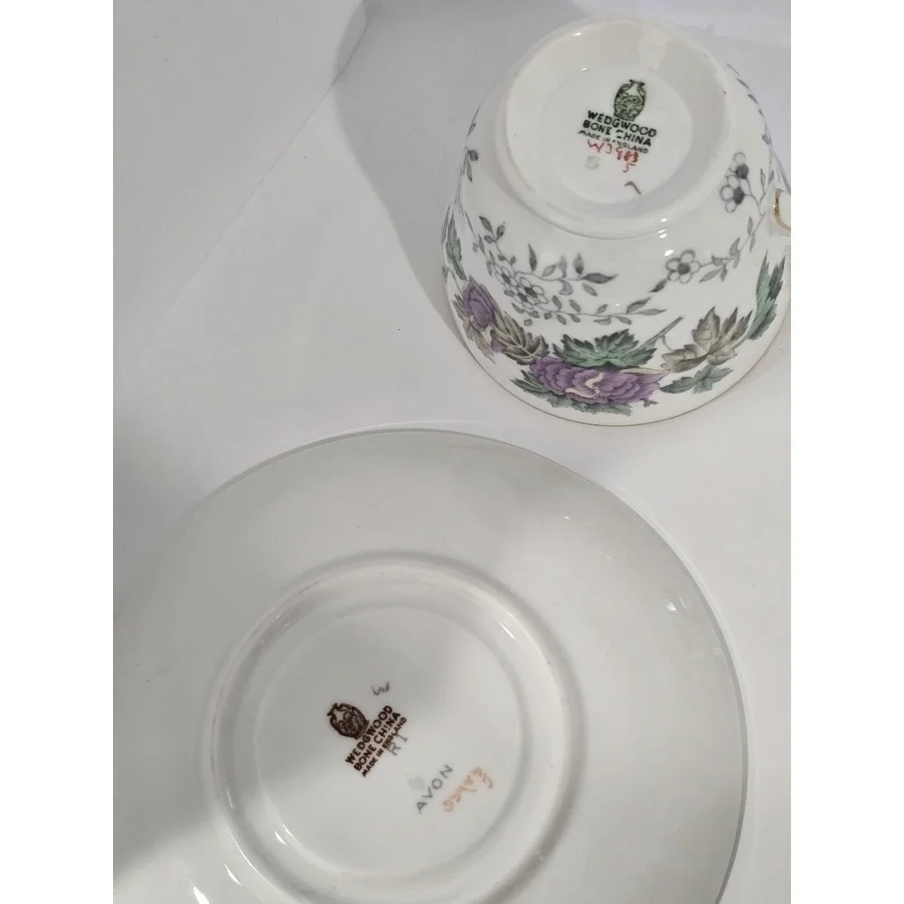 Wedgwood Avon‎ Bone China Floral Gold Trim Cup & Saucer England Purple Floral